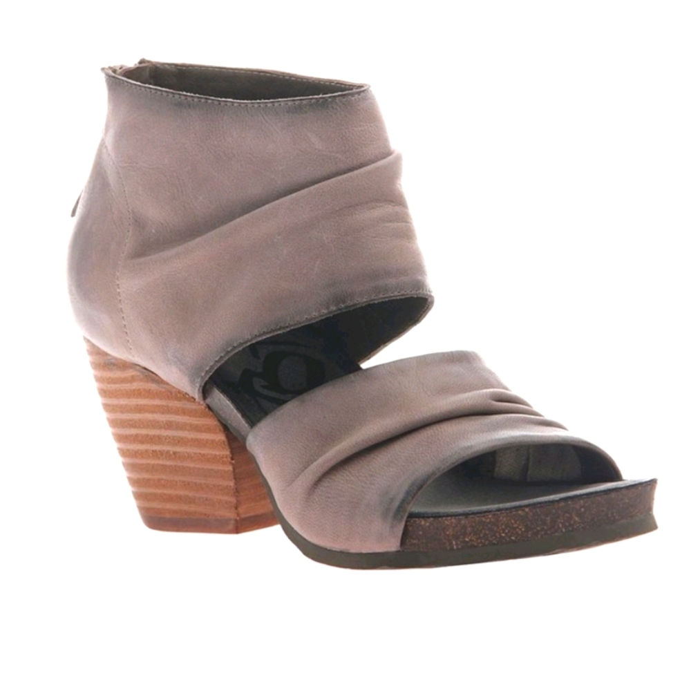 Leather sandal Otbt brand size 6.5